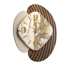 Orologi Da Parete Moderni-Selezionato da Mazzolaluce Orologio da parete design particolare effetto marmorizzato beige dettagli foglia oro