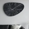 Orologi Da Parete Moderni-Selezionato da Mazzolaluce Orologio da parete effetto marmo nero 110x71 per salone