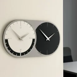 Orologi Da Parete Moderni-Selezionato da Mazzolaluce Orologio da parete fusi orari 2 nero bianco grigio in legno