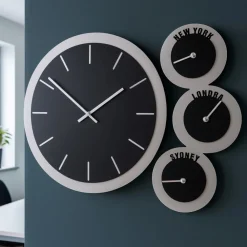 Orologi Da Parete Moderni-Selezionato da Mazzolaluce Orologio da parete fuso orario legno nero e grigio