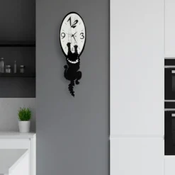 Orologi Da Parete Moderni-Selezionato da Mazzolaluce Orologio da parete gatto nero design moderno
