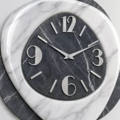 Orologi Da Parete Moderni-Selezionato da Mazzolaluce Orologio da parete in resina effetto marmorizzato grigio e argento