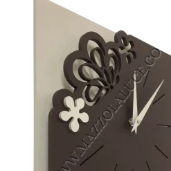 Orologi Da Parete Moderni-Selezionato da Mazzolaluce Orologio da parete marrone nocciola moderno quadrato