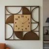 Orologi Da Parete Moderni-Selezionato da Mazzolaluce Orologio da parete moderno design quadrato caramello e oro