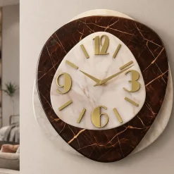 Orologi Da Parete Moderni-Selezionato da Mazzolaluce Orologio da parete moderno effetto marmo chiaro dettagli oro
