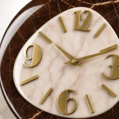 Orologi Da Parete Moderni-Selezionato da Mazzolaluce Orologio da parete moderno effetto marmo chiaro dettagli oro