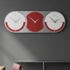 Orologi Da Parete Moderni-Selezionato da Mazzolaluce Orologio da parete moderno 3 fusi orari rubino grigio e bianco in legno