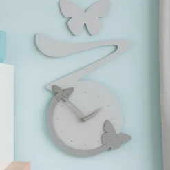 Orologi Da Parete Moderni-Selezionato da Mazzolaluce Orologio da parete moderno legno bianco grigio farfalle