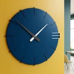 Orologi Da Parete Moderni-Selezionato da Mazzolaluce Orologio da parete moderno legno colore blu elettrico