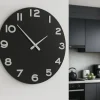 Orologi Da Parete Moderni-Selezionato da Mazzolaluce Orologio da parete moderno rotondo legno colore nero