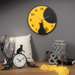 Orologi Da Parete Moderni-Selezionato da Mazzolaluce Orologio da parete moderno rotondo 43cm giallo gatto nero