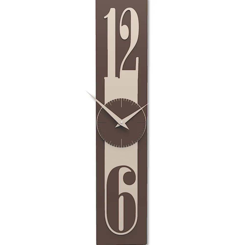 Orologi Da Parete Moderni-Selezionato da Mazzolaluce Orologio da parete moderno sabbia e marrone in legno