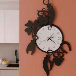 Orologi Da Parete Moderni-Selezionato da Mazzolaluce Orologio da parete nero moderno portafortuna