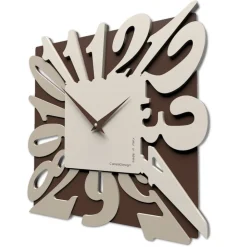 Orologi Da Parete Moderni-Selezionato da Mazzolaluce Orologio da parete numeri moderni quadrato marrone