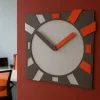Orologi Da Parete Moderni-Selezionato da Mazzolaluce Orologio da parete quadrato arancione design moderno giappone
