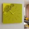 Orologi Da Parete Moderni-Selezionato da Mazzolaluce Orologio da parete quadrato moderno colore verde oliva