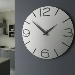 Orologi Da Parete Moderni-Selezionato da Mazzolaluce Orologio da parete rotondo 30cm moderno legno alluminio