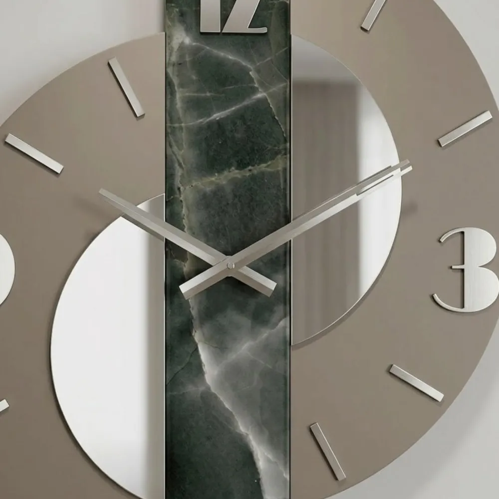 Orologi Da Parete Moderni-Selezionato da Mazzolaluce Orologio moderno a parete design particolate resina effetto marmo