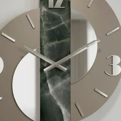Orologi Da Parete Moderni-Selezionato da Mazzolaluce Orologio moderno a parete resina effetto marmo grigio dettagli argento