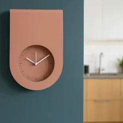 Orologi Da Parete Moderni-Selezionato da Mazzolaluce Orologio moderno da cucina design elegante color mousse