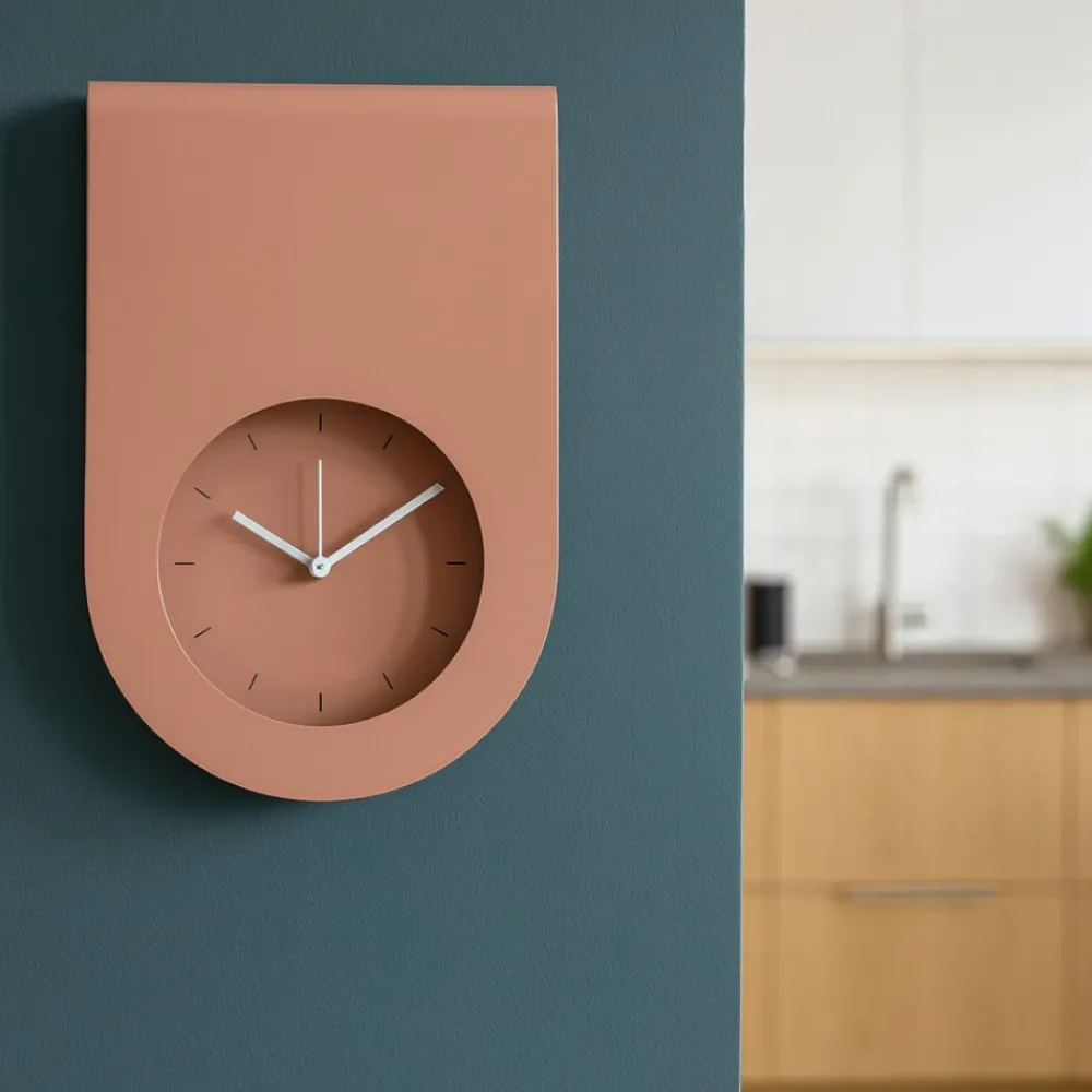Orologi Da Parete Moderni-Selezionato da Mazzolaluce Orologio moderno da cucina design elegante color mousse