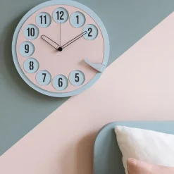 Orologi Da Parete Moderni-Selezionato da Mazzolaluce Orologio moderno da muro cenere e gelso rotondo numeri telefono