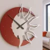 Orologi Da Parete Moderni-Selezionato da Mazzolaluce Orologio 60 moderno da parete legno colore rosso rubino grigio