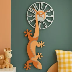 Orologi Da Parete Moderni-Selezionato da Mazzolaluce Orologio moderno da parete legno colore pesca chiaro
