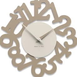 Orologi Da Parete Moderni-Selezionato da Mazzolaluce Orologio moderno da parete legno colore nocciola
