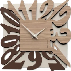 Orologi Da Parete Moderni-Selezionato da Mazzolaluce Orologio moderno da parete quadrato design nocciola