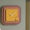 Orologi Da Parete Moderni-Selezionato da Mazzolaluce Orologio moderno da parete quadrato color viola mousse e ocra con elefantino