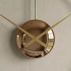 Orologi Da Parete Moderni-Selezionato da Mazzolaluce Orologio moderno da parete tortora rotondo effetto specchio bronzo 60cm