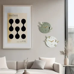 Orologi Da Parete Moderni-Selezionato da Mazzolaluce Orologio rotondo da muro farfalle moderno cenere crema