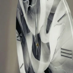Orologi Da Parete Moderni-Selezionato da Mazzolaluce Orologiorotondo da parete 60cm in resina grigio nero moderno