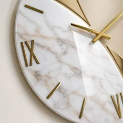 Orologi Da Parete Moderni-Selezionato da Mazzolaluce Orologio rotondo da parete design particolare dettagli foglia oro effetto marmo