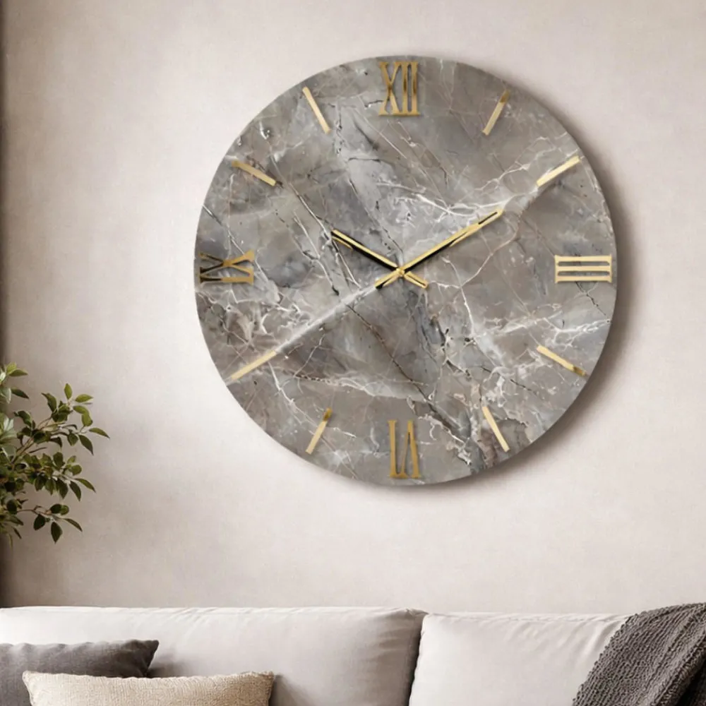 Orologi Da Parete Moderni-Selezionato da Mazzolaluce Orologio rotondo da parete effetto marmo chiaro dettagli foglia oro