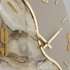 Orologi Da Parete Moderni-Selezionato da Mazzolaluce Orologio rotondo da parete moderno effetto marmo beige dettagli oro 70cm