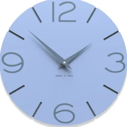 Orologi Da Parete Moderni-Selezionato da Mazzolaluce Orologio rotondo da parete moderno azzurro polvere