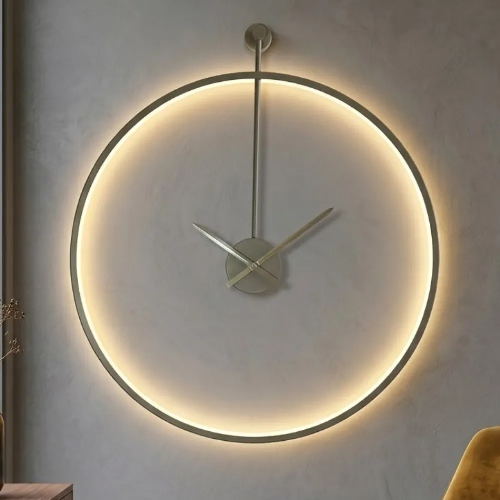 Orologi Da Parete Moderni-Selezionato da Mazzolaluce Orologio rotondo da parete tortora moderno retroilluminato 60cm