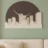 Orologi Da Parete Moderni-Selezionato da Mazzolaluce Orologio skyline moderno da parete tortora marrone
