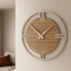 Orologi Da Parete Moderni-Selezionato da Mazzolaluce Orologio tondo da parete moderno 30cm noce canaletto