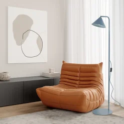 Lampade Da Terra-Selezionato da Mazzolaluce Piantana blu design minimal da lettura parabola orientabile
