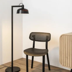 Lampade Da Terra-Selezionato da Mazzolaluce Piantana da terra nera metallo orientabile per salotto