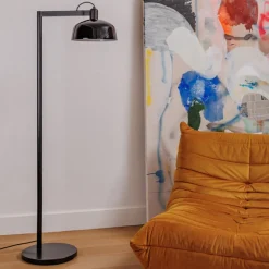 Lampade Da Terra-Selezionato da Mazzolaluce Piantana da terra nera metallo orientabile per salotto