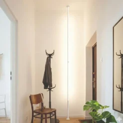Lampade Da Terra-Selezionato da Mazzolaluce Piantana da terra sospesa bianca led 3000k dimmerabile