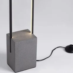 Lampade Da Terra-Selezionato da Mazzolaluce Piantana design minimalista led 3000k base in cemento