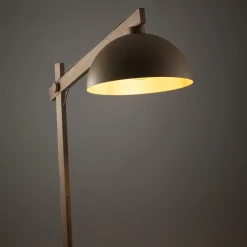 Lampade Da Terra-Selezionato da Mazzolaluce Piantana di legno vintage cupola metallo sabbia per salotto
