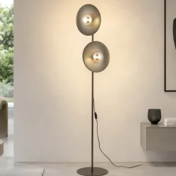 Lampade Da Terra-Selezionato da Mazzolaluce Piantana marrone design moderna 2 luci con sfere di vetro bianco