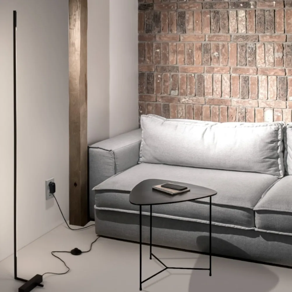 Lampade Da Terra-Selezionato da Mazzolaluce Piantana nera design moderna led 19w 3000k