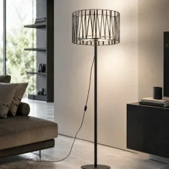 Lampade Da Terra-Selezionato da Mazzolaluce Piantana nera design moderna paralume cilindro tessuto nero intrecciato